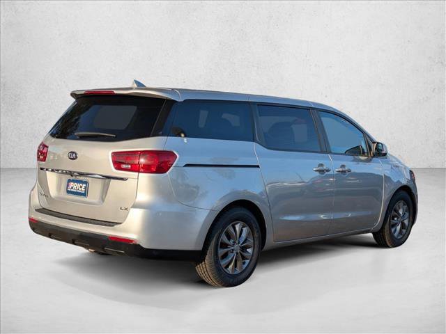 Used 2019 Kia Sedona LX image 5
