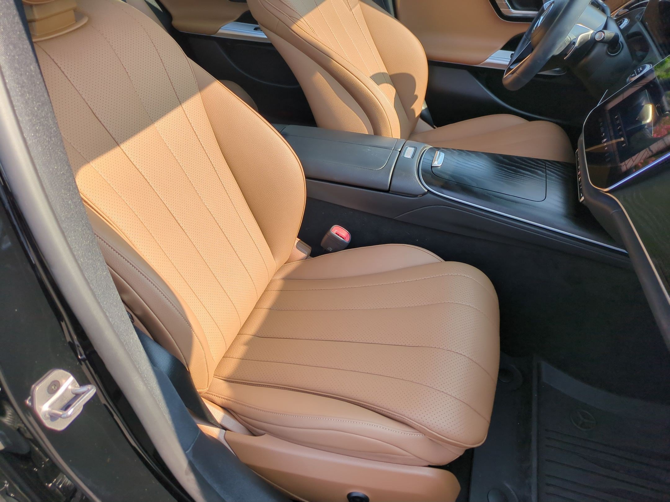 Certified 2025 Mercedes-Benz E 450 4MATIC Sedan image 32
