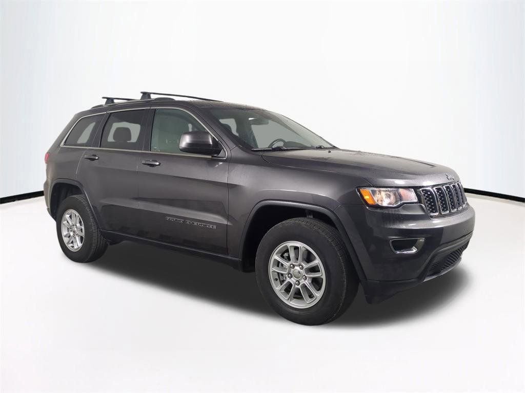 Used 2020 Jeep Grand Cherokee Laredo image 2