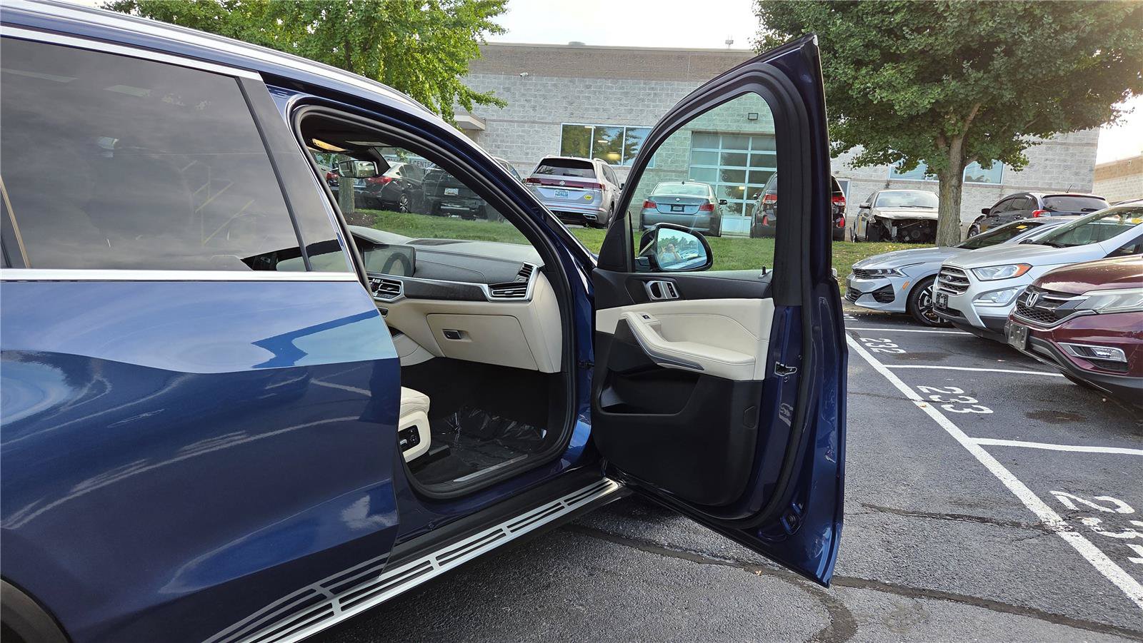 Used 2022 BMW X5 xDrive45e w/ Climate Comfort Package AWD/4WD image 32