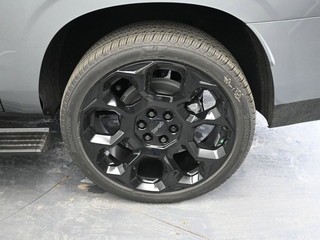 New 2026 GMC Yukon XL Denali w/ Denali Reserve Package image 12