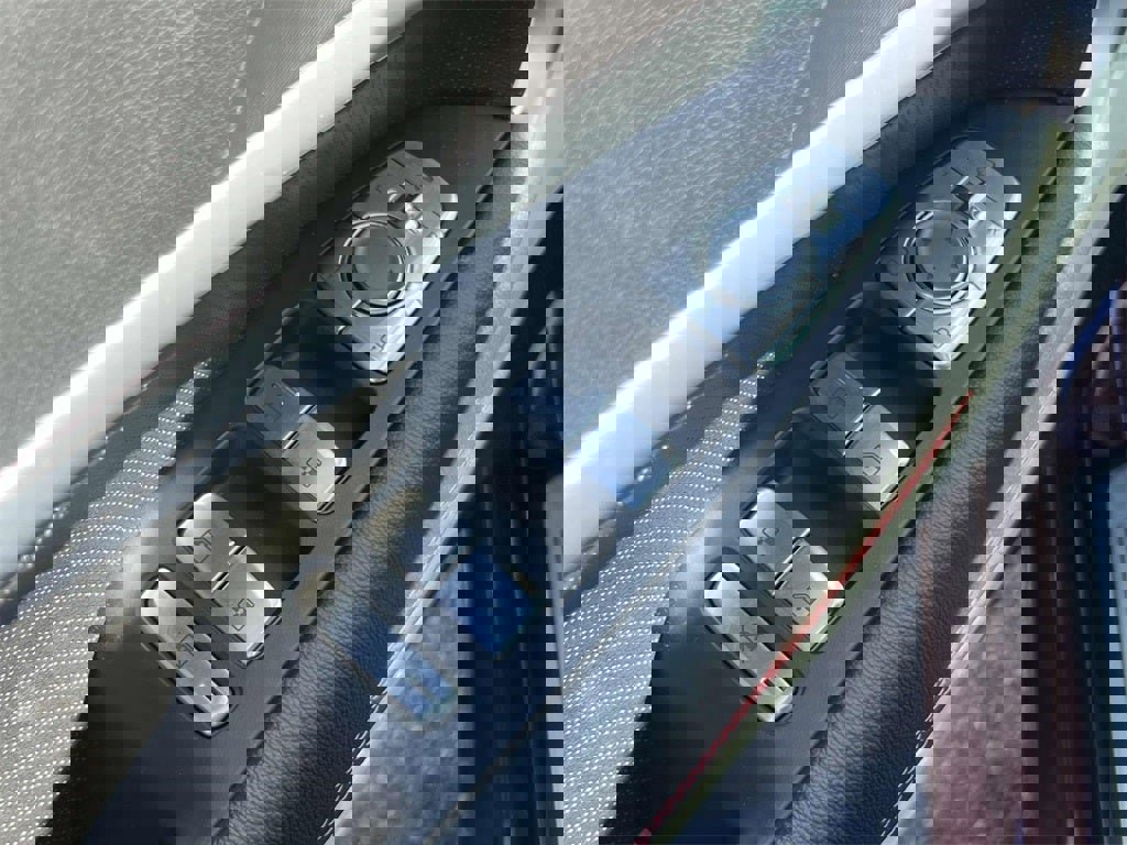 Used 2025 Genesis G70 2.5T w/ Sport Prestige Package image 14