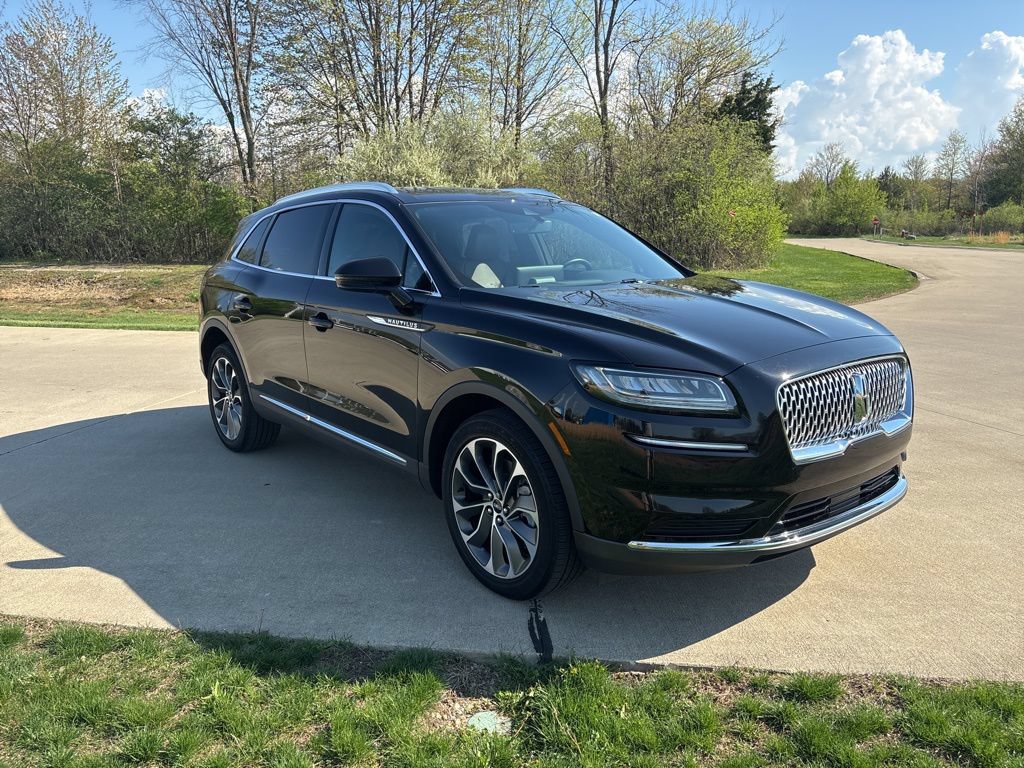 Used 2023 Lincoln Nautilus Reserve w/ Luxury Package AWD/4WD image 11
