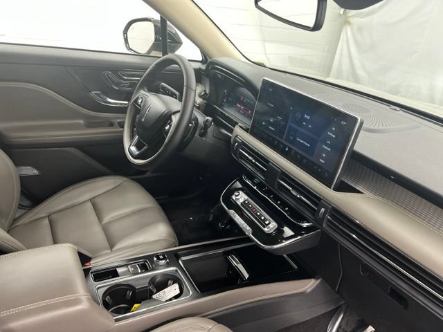 Certified 2024 Lincoln Corsair AWD image 26
