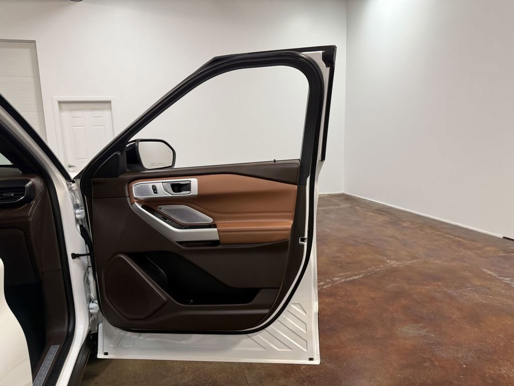 Used 2021 Ford Explorer King Ranch w/ Premium Technology Package image 62