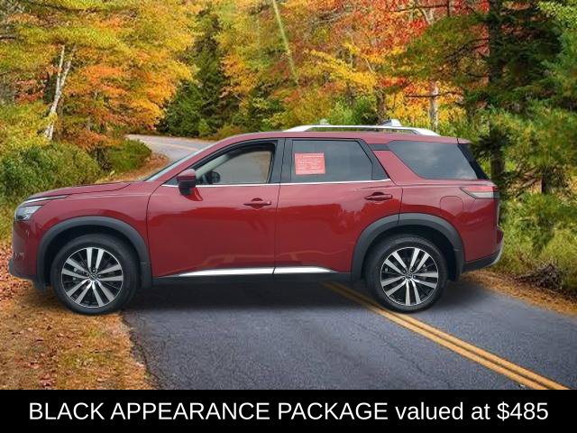 Certified 2025 Nissan Pathfinder Platinum w/ Black Appearance Package AWD/4WD image 2
