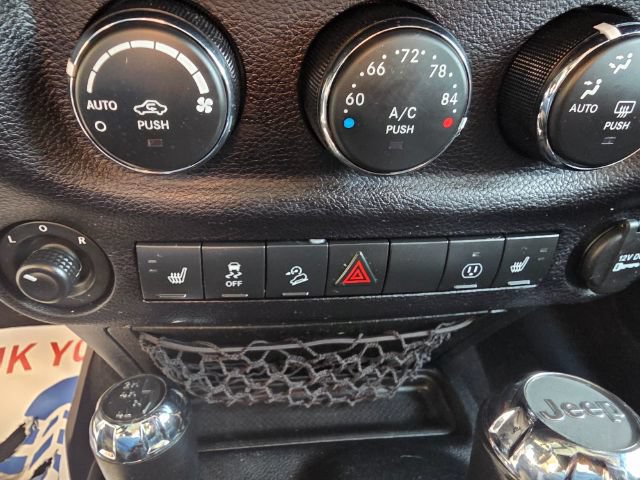 Used 2016 Jeep Wrangler Unlimited Sahara w/ Dual Top Group AWD/4WD image 15