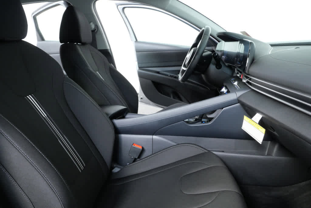 Certified 2023 Hyundai Elantra SEL w/ Convenience Package image 20