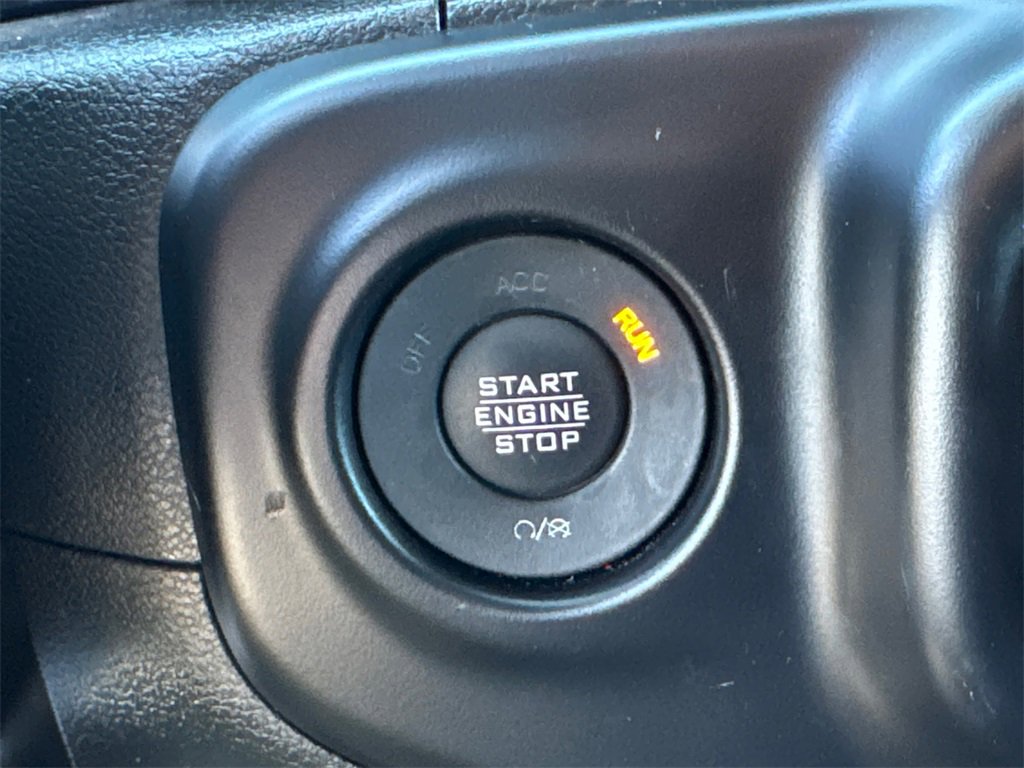 Certified 2022 Jeep Wrangler Unlimited Sahara w/ Cold Weather Group image 31