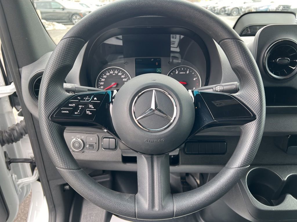 Used 2025 Mercedes-Benz Sprinter 2500 image 39