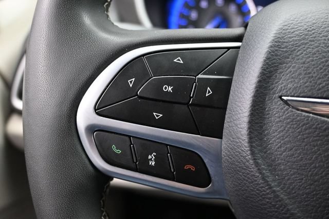 Certified 2024 Chrysler Pacifica Touring-L FWD image 29