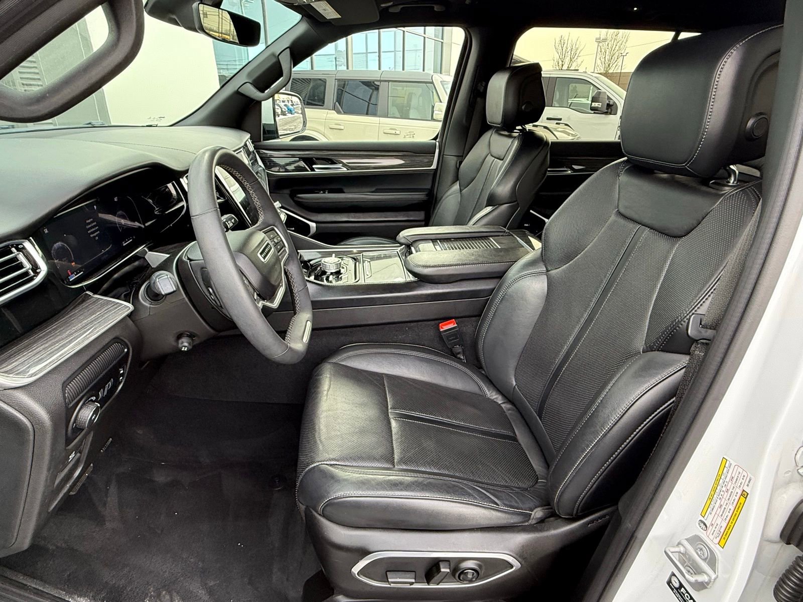 Used 2022 Jeep Wagoneer Series III w/ Premium Group I image 13