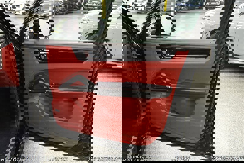 Used 2021 Porsche Cayenne S image 40