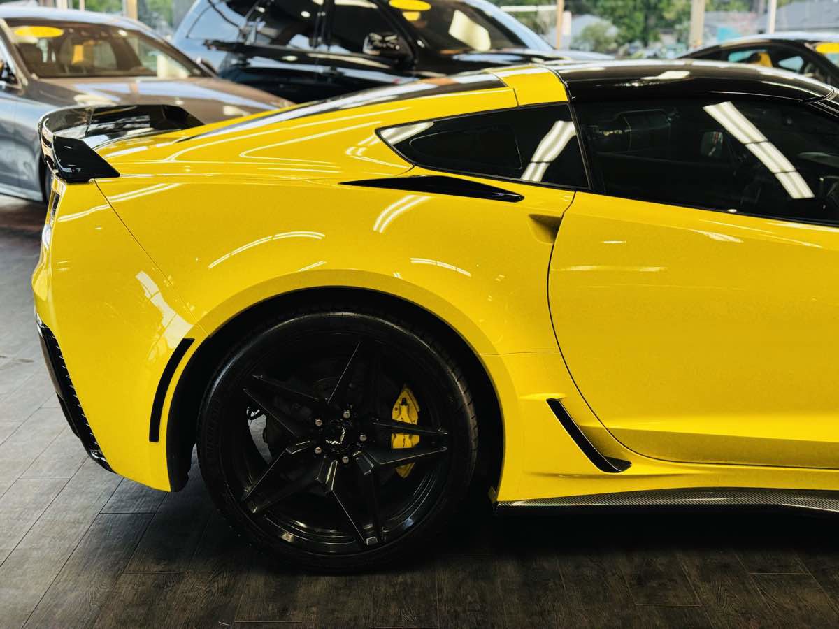 Used 2016 Chevrolet Corvette Z06 w/ 3LZ Preferred Equipment Group RWD image 7