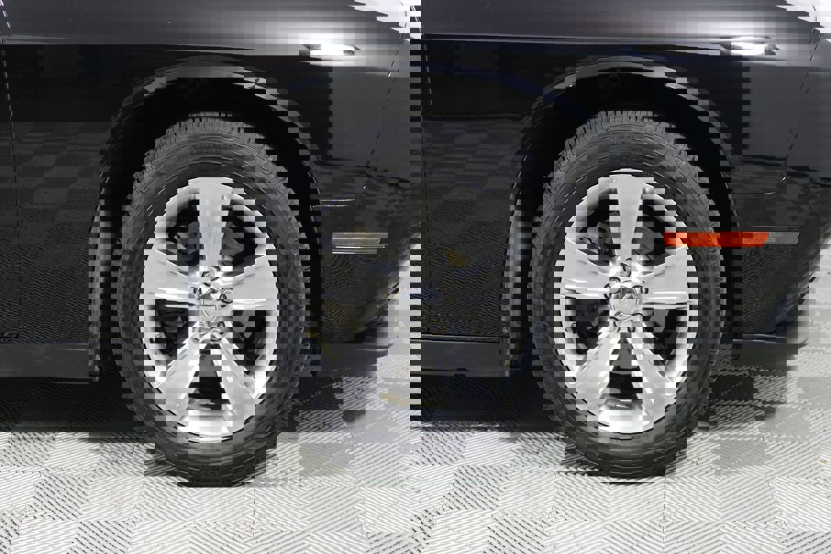 Used 2021 Dodge Challenger SXT image 32