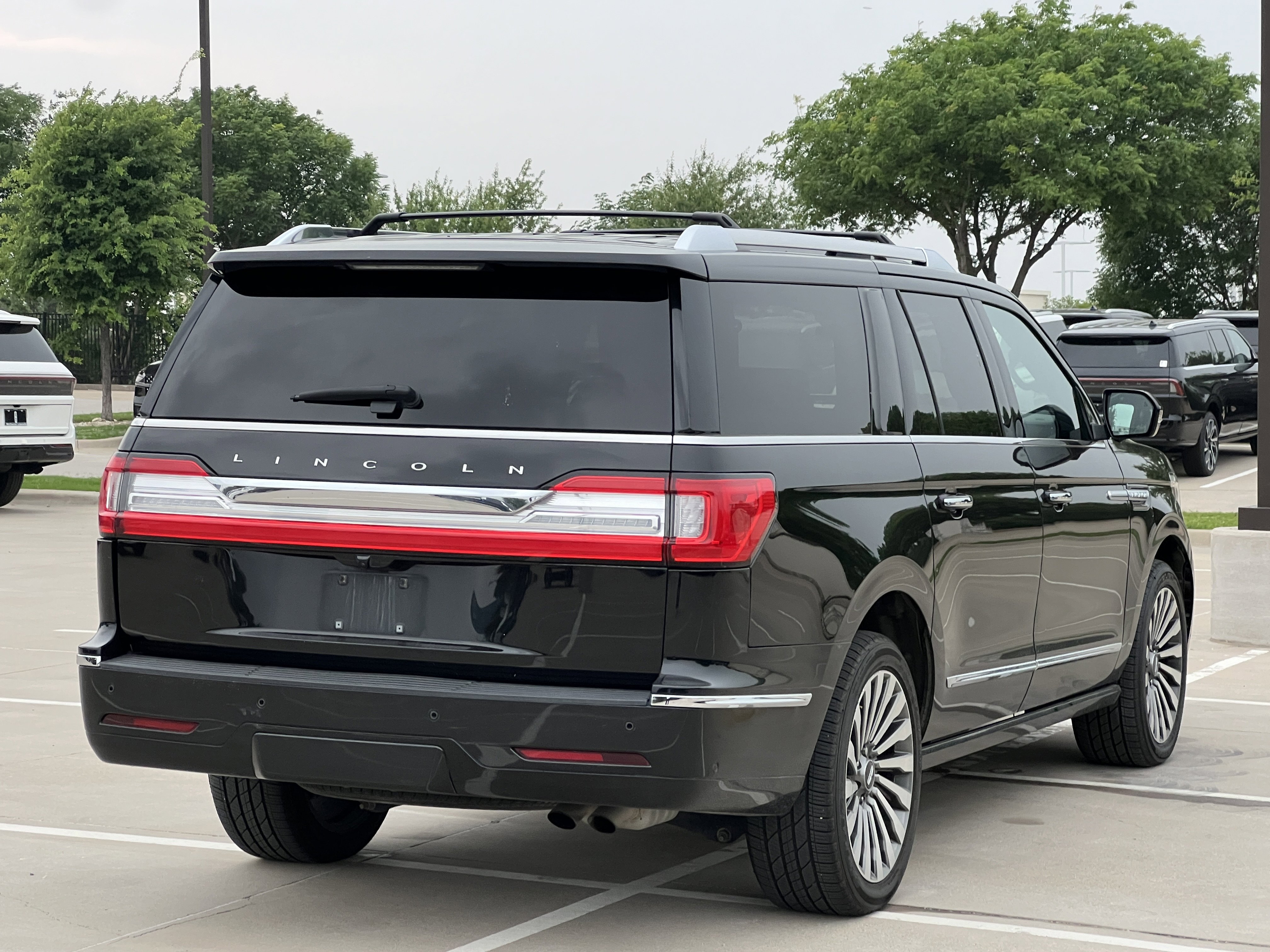 Used 2018 Lincoln Navigator L Reserve w/ Technology Package AWD/4WD image 7