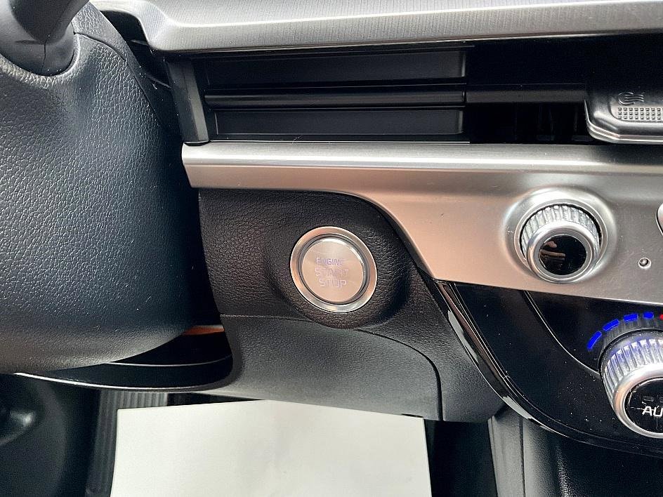 Used 2023 Kia Telluride LX image 16