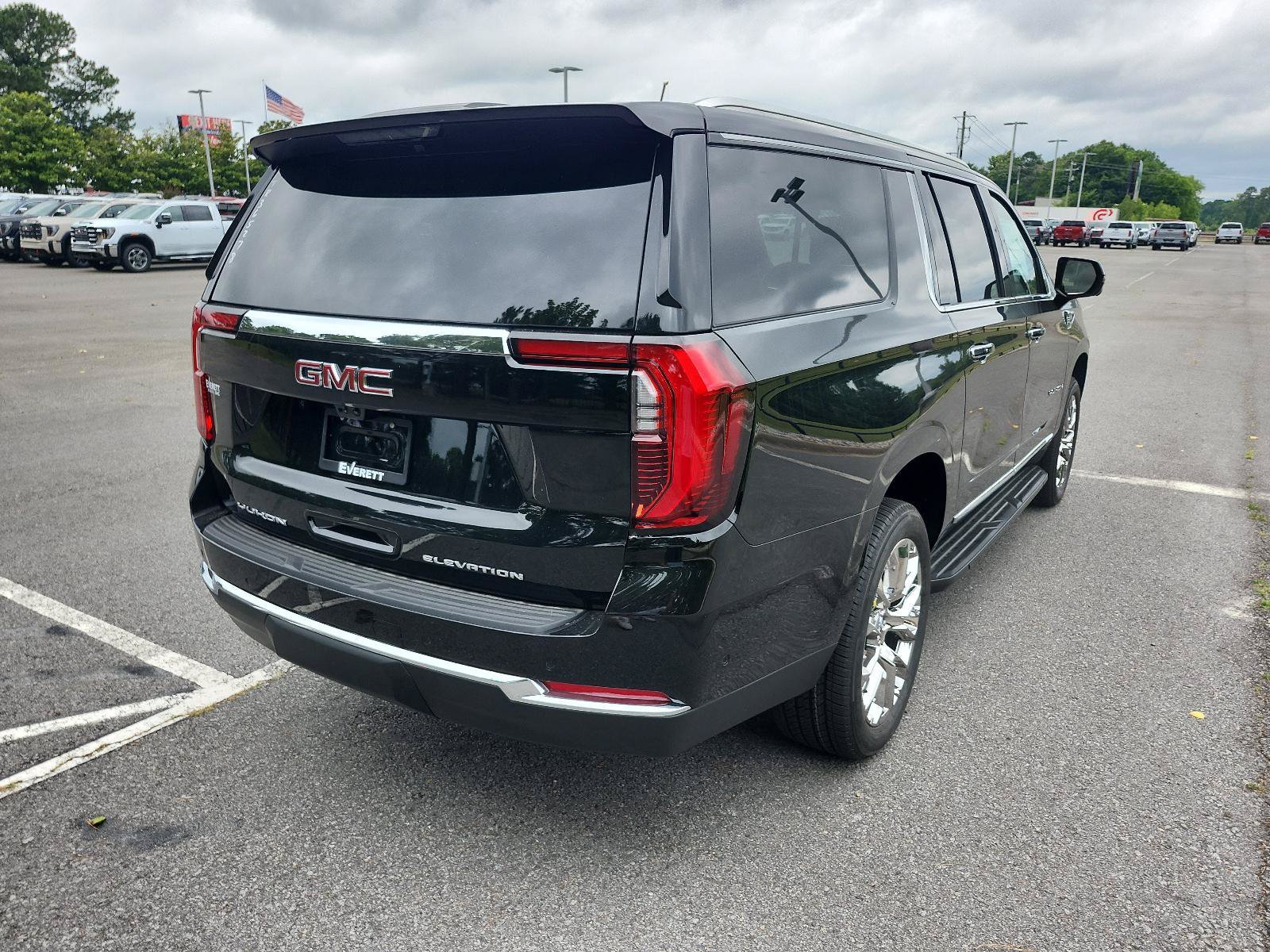 New 2026 GMC Yukon XL Elevation w/ Elevation Premium Package RWD image 3