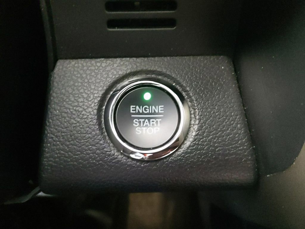 Used 2020 Ford Expedition XLT w/ Equipment Group 202A AWD/4WD image 28