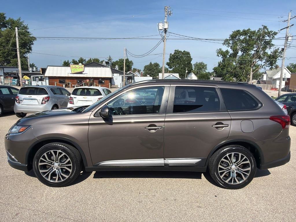 Used 2016 Mitsubishi Outlander SE FWD image 5
