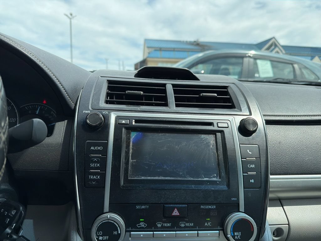 Used 2012 Toyota Camry LE FWD image 23