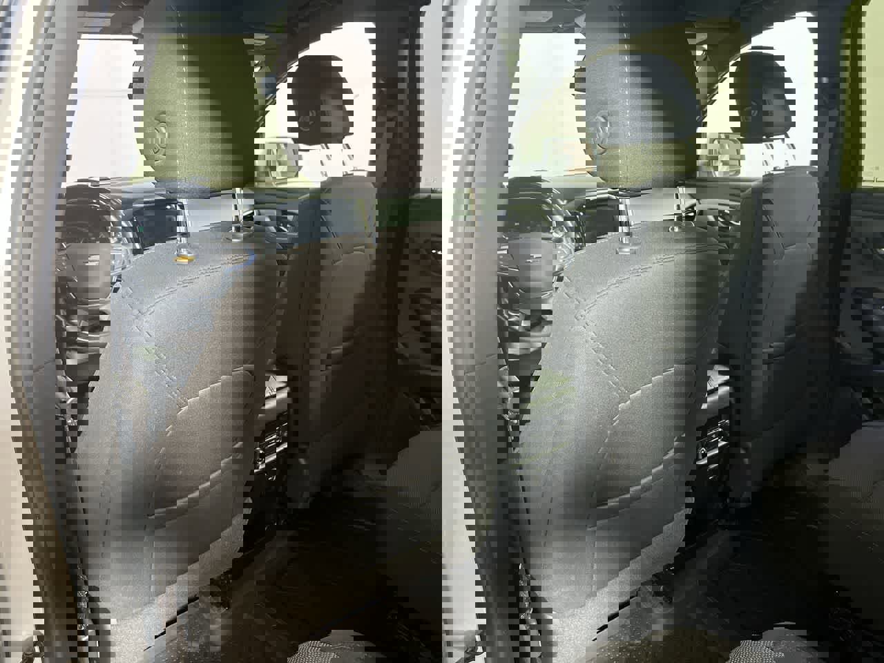 Used 2022 Chevrolet Traverse LT image 24