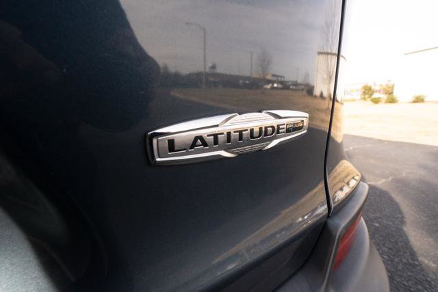 Used 2020 Jeep Cherokee Latitude Plus image 47