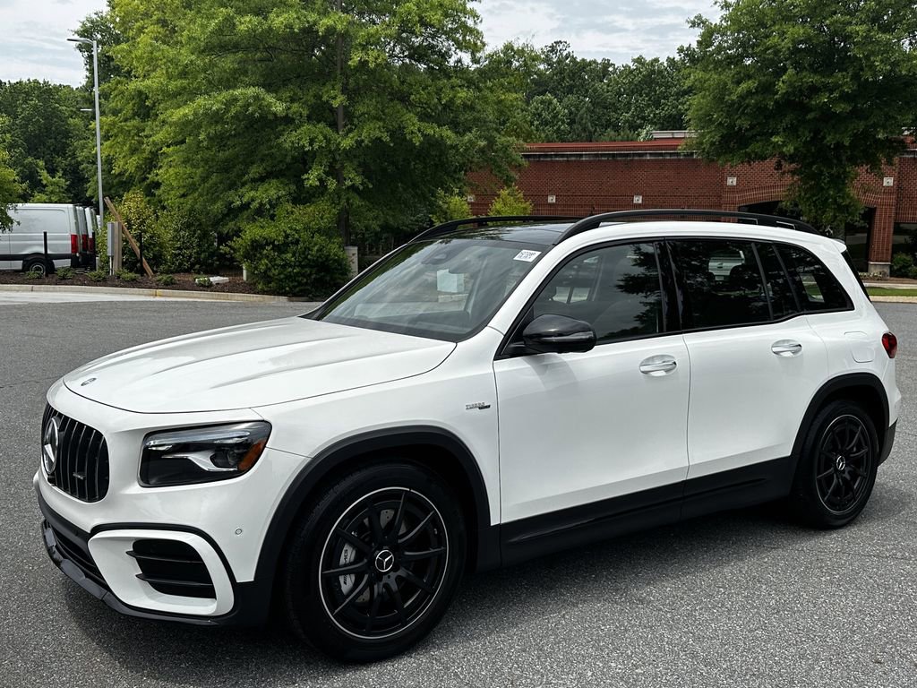 Certified 2025 Mercedes-Benz GLB 35 AMG 4MATIC image 4