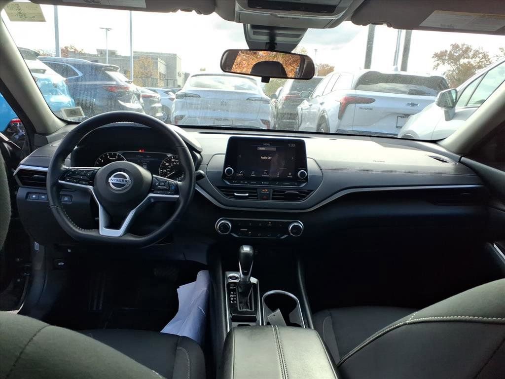 Used 2021 Nissan Altima 2.5 SV w/ SV Premium Package image 25