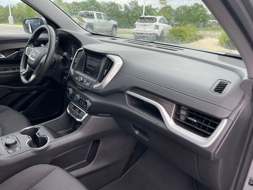 Used 2024 GMC Terrain SLE w/ Driver Convenience Package FWD image 29
