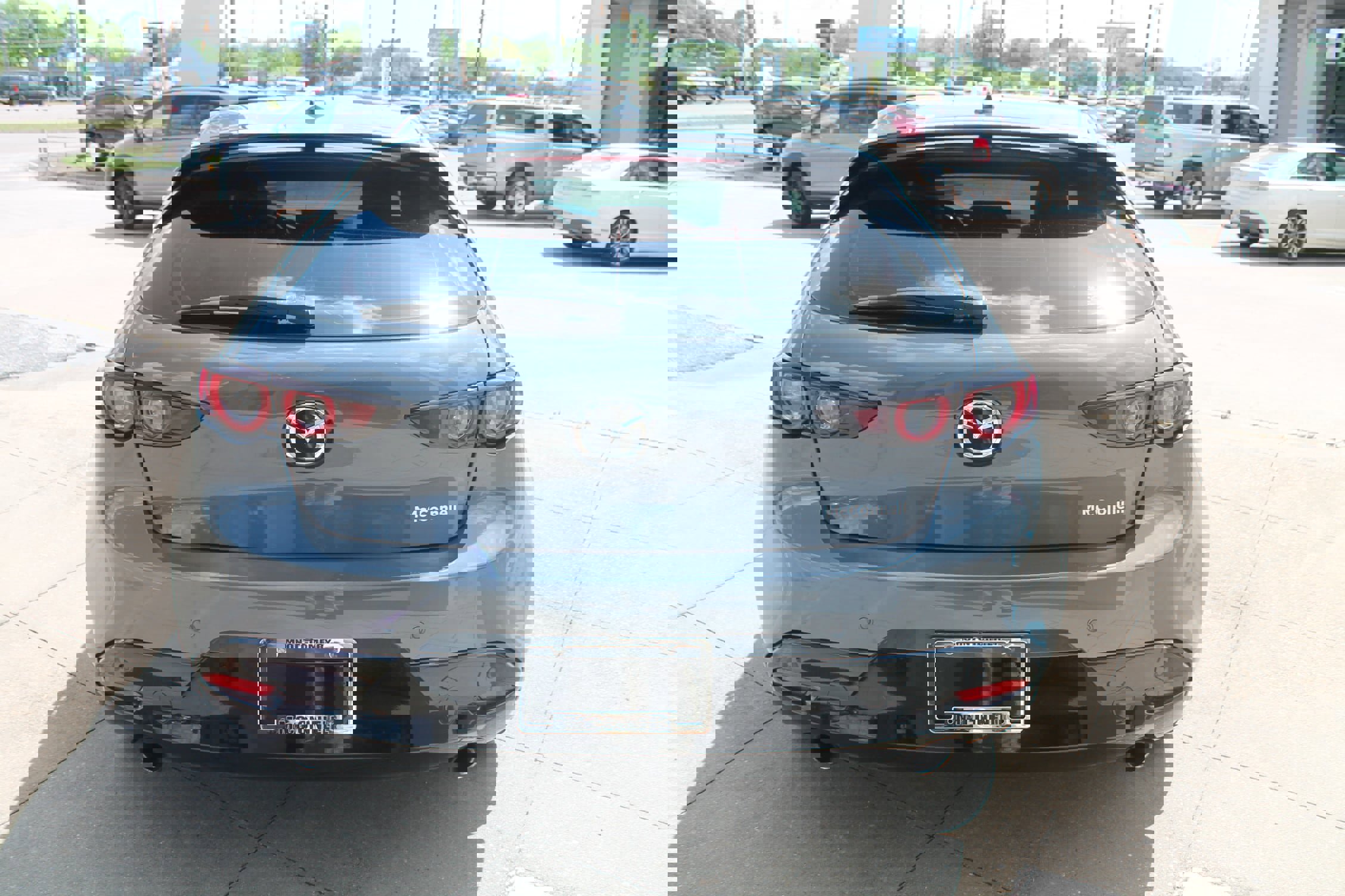 Used 2021 MAZDA MAZDA3 Hatchback w/Premium Plus Pkg image 6