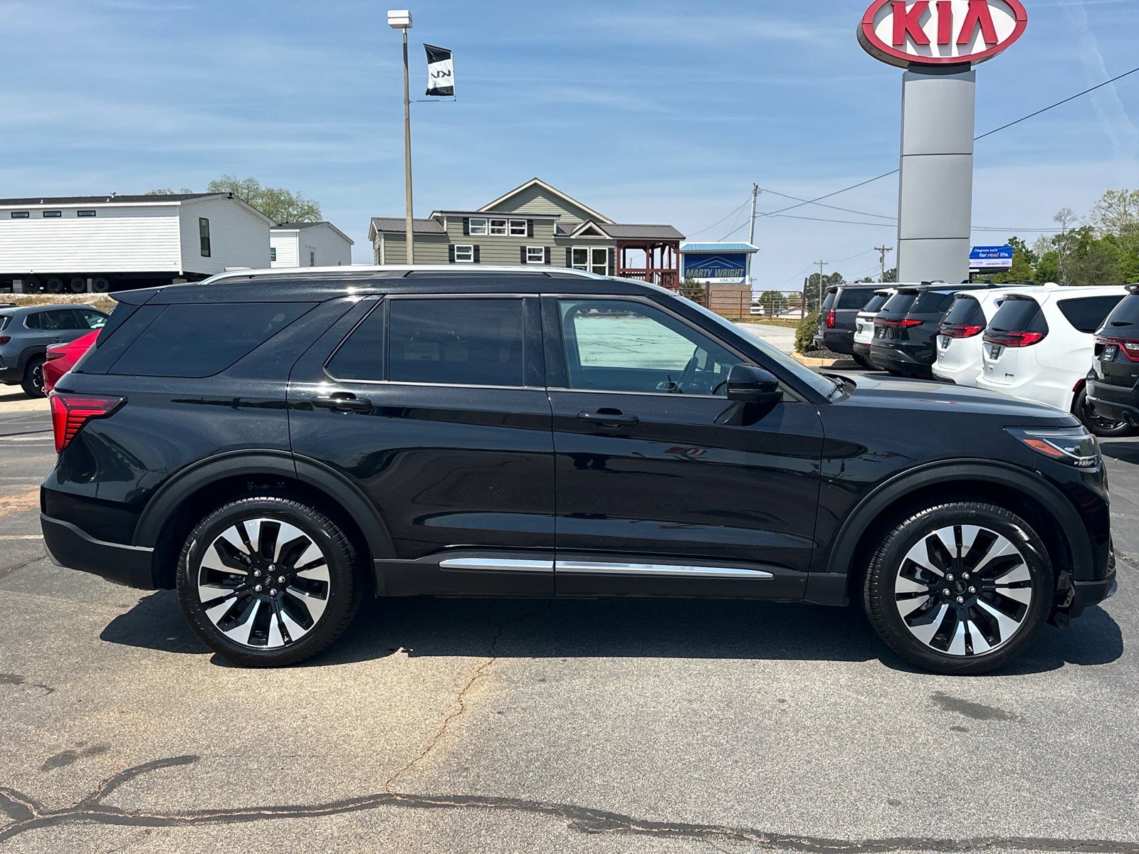 Used 2025 Ford Explorer Platinum w/ LUX Leather Package AWD/4WD image 2