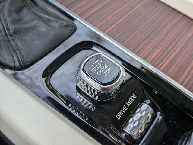 Used 2021 Volvo S60 T6 Momentum image 19