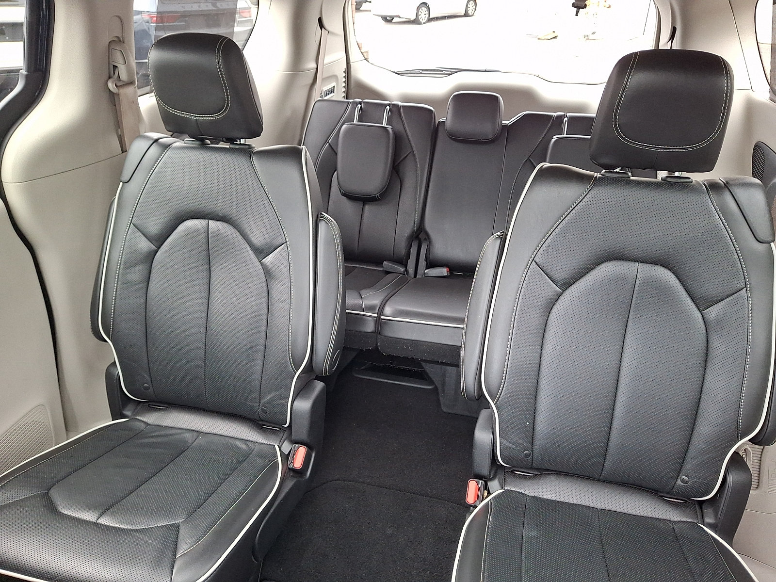 Certified 2022 Chrysler Pacifica Limited w/ Uconnect Theater Family Group AWD/4WD image 19