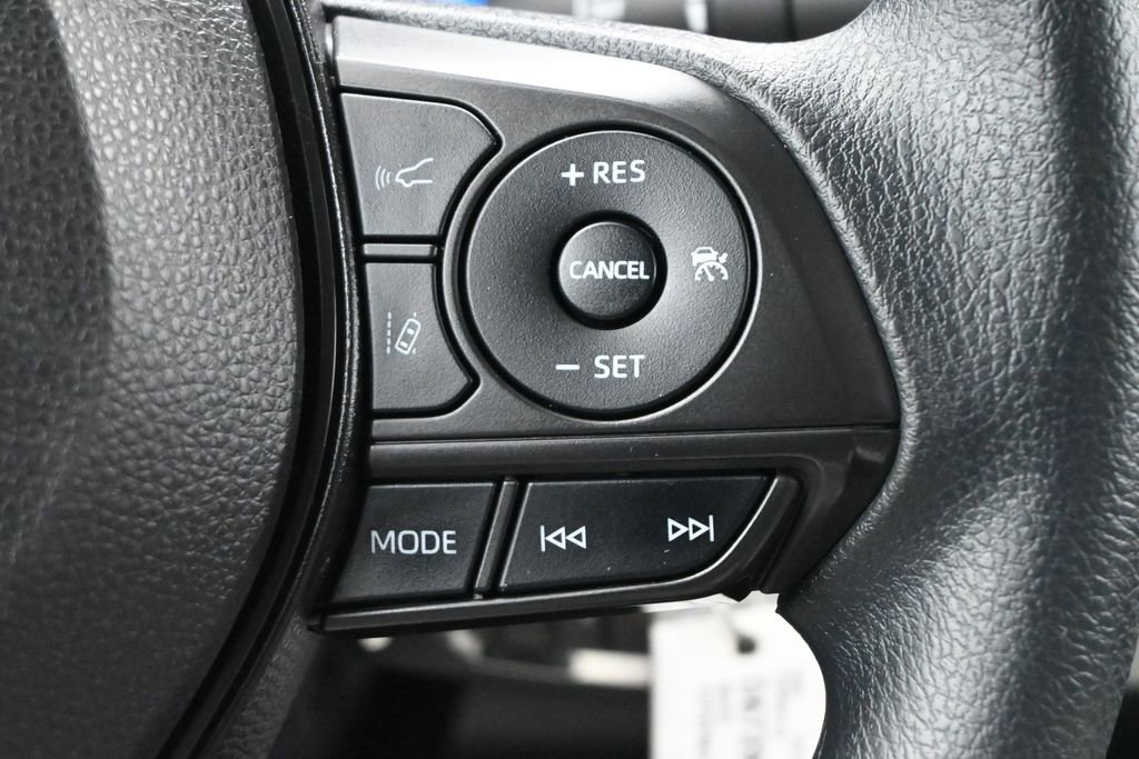 Used 2022 Toyota Corolla LE FWD image 7