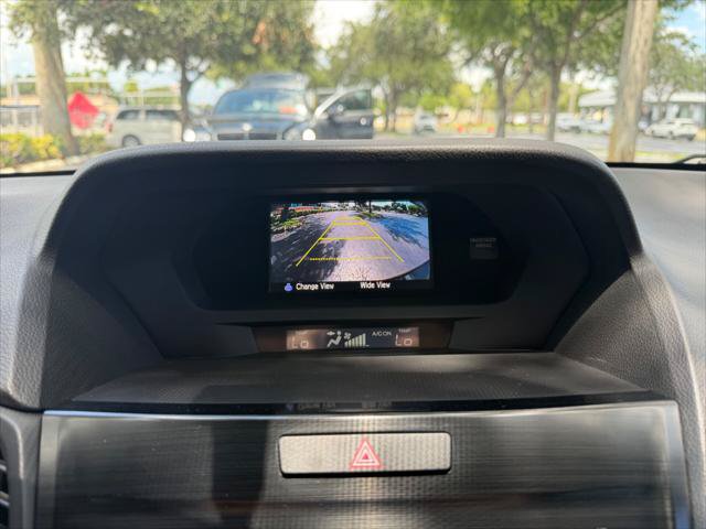 Used 2017 Acura ILX w/ AcuraWatch Plus Package FWD image 25