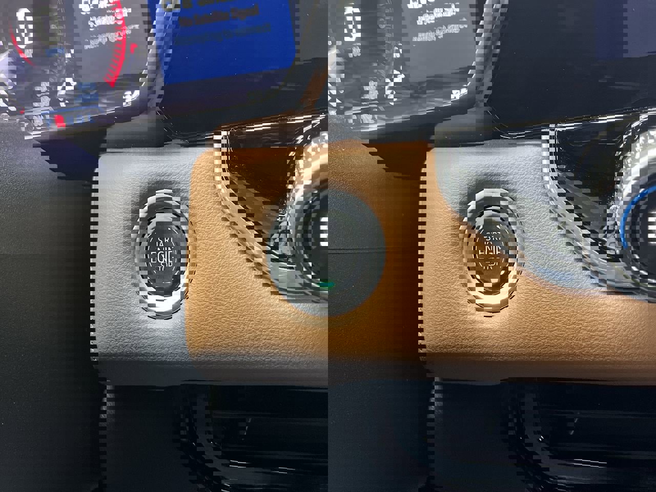 Used 2024 GMC Canyon AT4 w/ Technology Package image 21