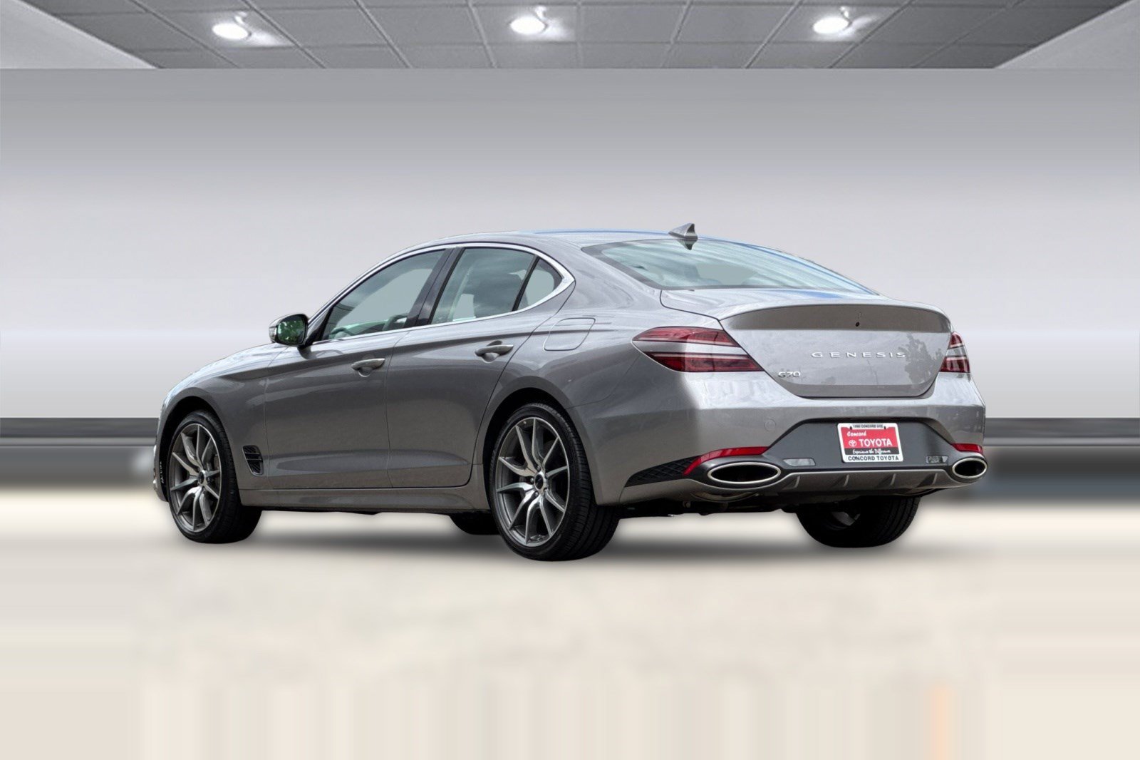 Used 2026 Genesis G70 2.5T RWD image 3