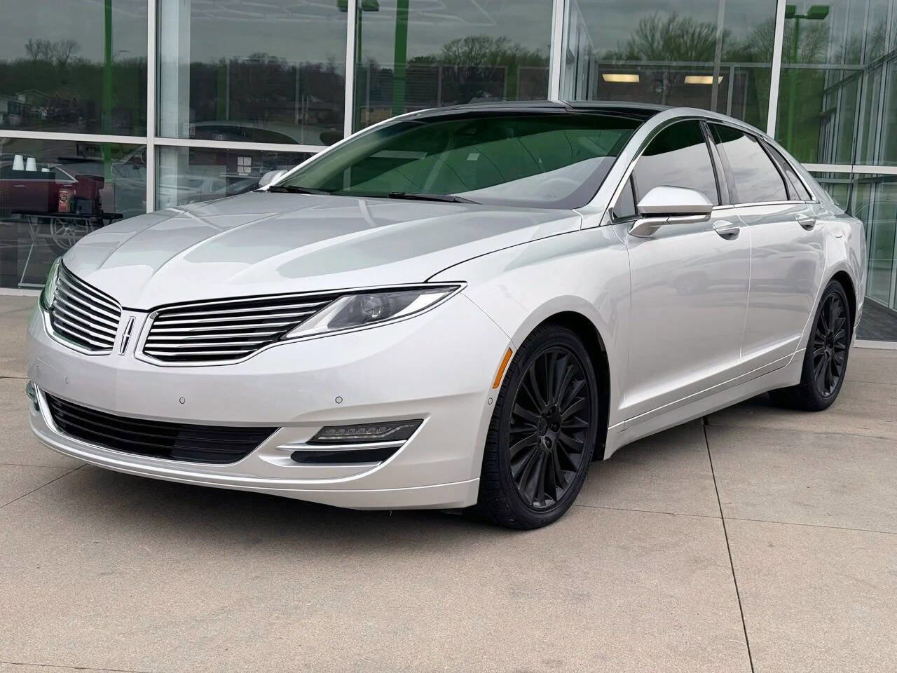 Used 2013 Lincoln MKZ AWD image 3