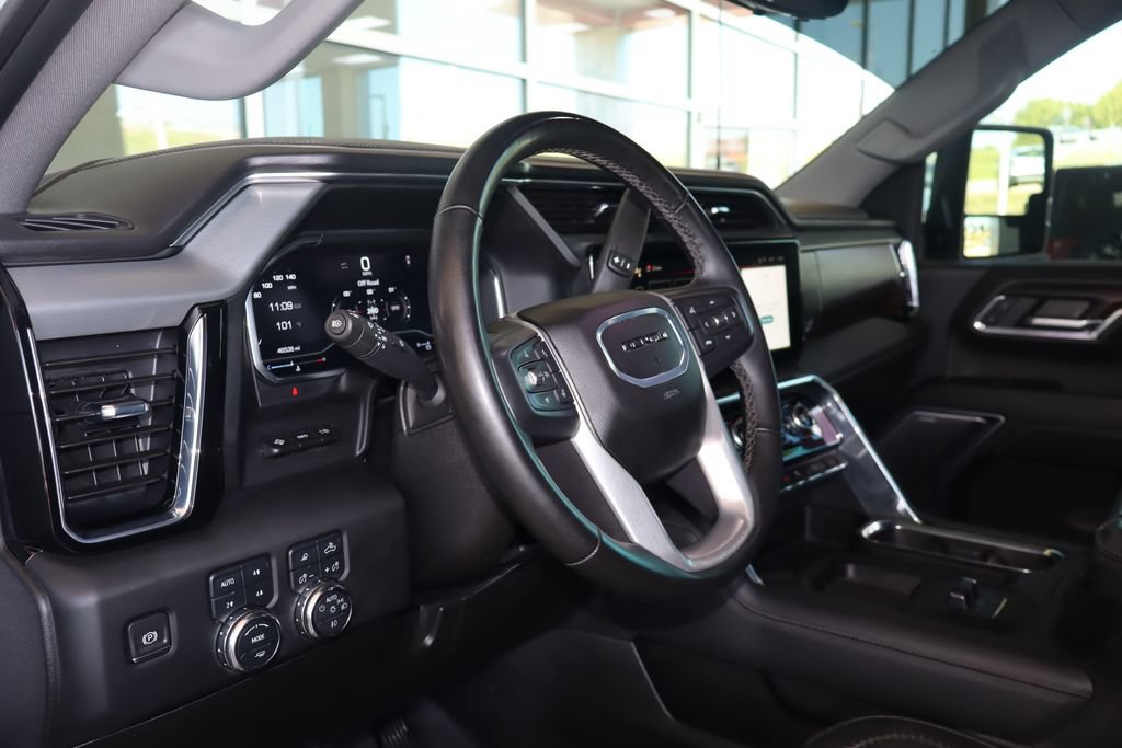 Used 2024 GMC Sierra 2500 Denali w/ Denali Reserve Package AWD/4WD image 22