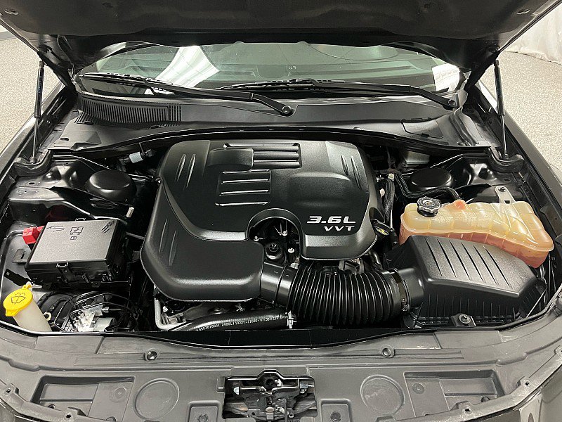 Used 2022 Chrysler 300 Touring w/ Sport Appearance Package image 17