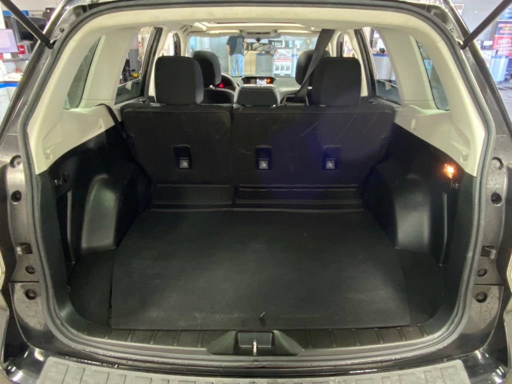 Used 2018 Subaru Forester 2.5i Premium w/ All-Weather Package AWD/4WD image 31