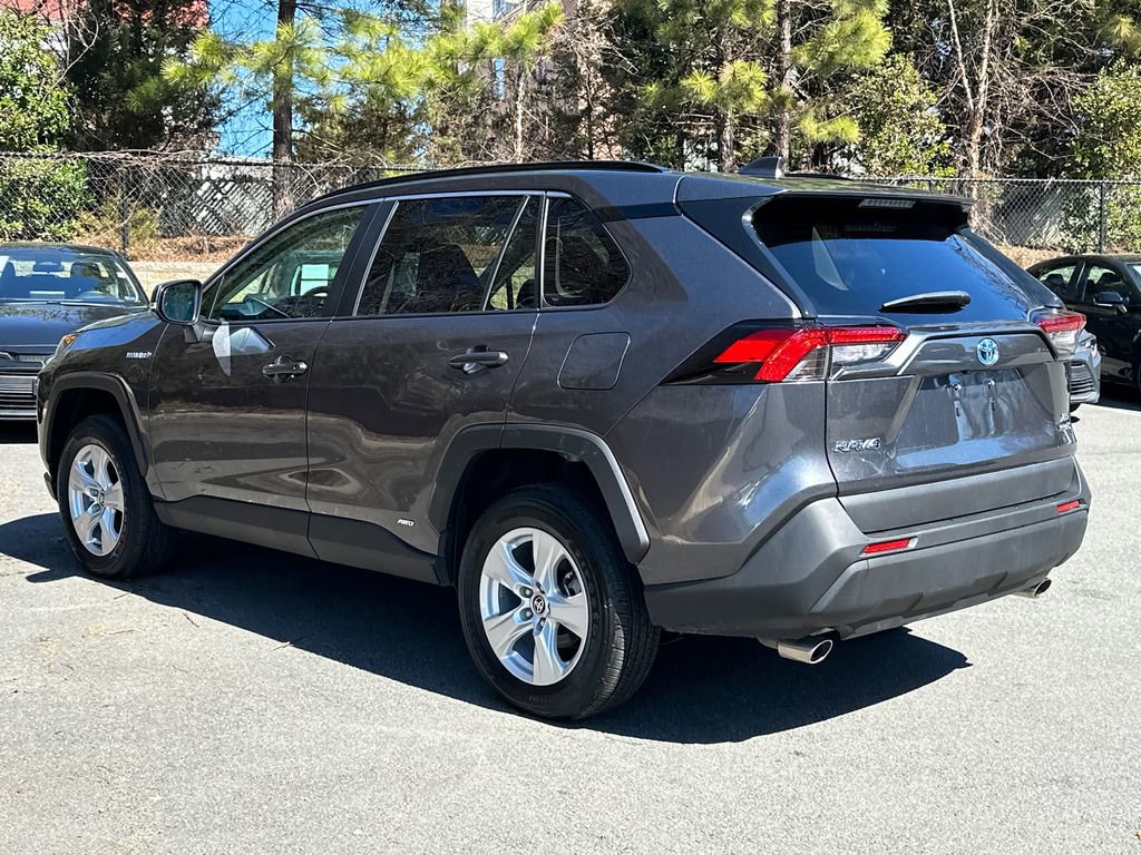 Used 2021 Toyota RAV4 XLE w/ Convenience Package image 3