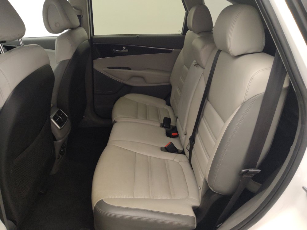Used 2016 Kia Sorento SX image 18