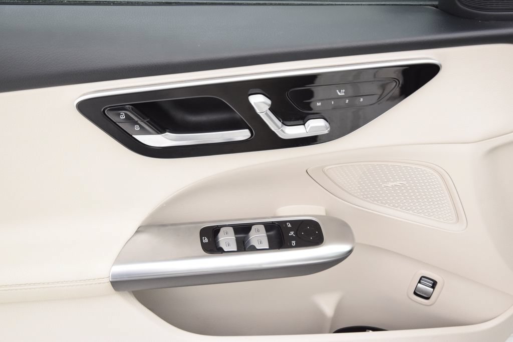 Used 2023 Mercedes-Benz C 300 Sedan image 22
