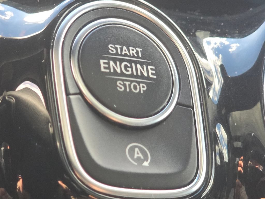 Used 2022 Mercedes-Benz GLA 250 4MATIC image 35