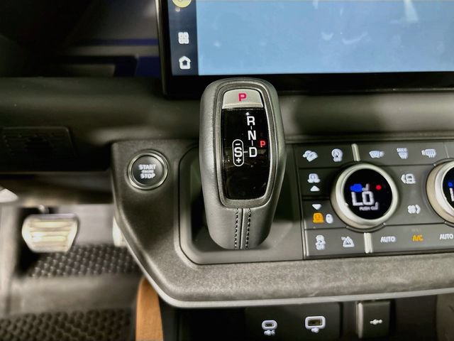 Used 2023 Land Rover Defender 90 X AWD/4WD image 19