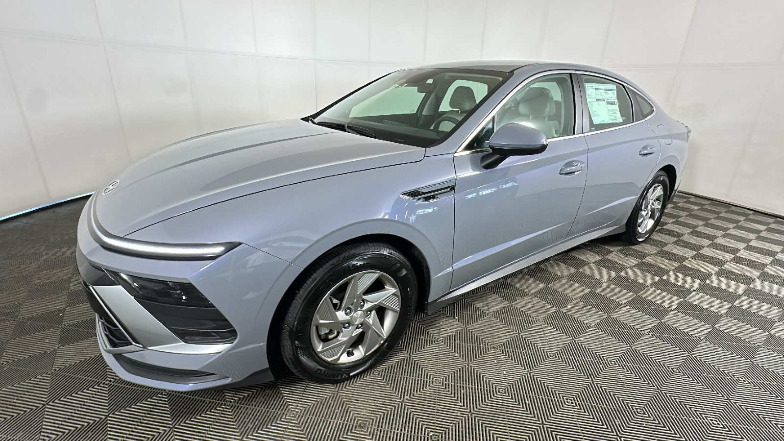 Used 2026 Hyundai Sonata SE FWD image 9