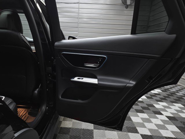 Used 2024 Mercedes-Benz GLC 300 4MATIC image 36