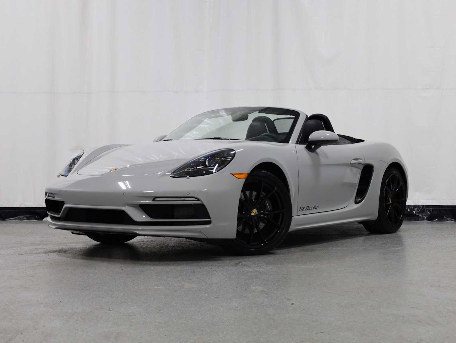 Used 2025 Porsche 718 Boxster RWD image 1